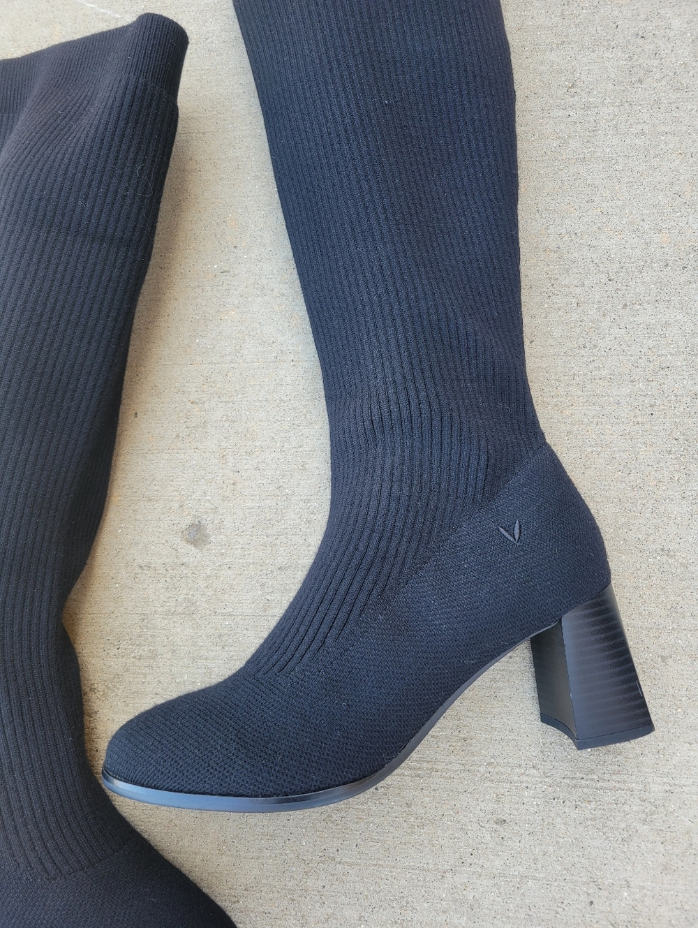 VIVAIA Tessa Round-Toe Water-Repellent Wool Knee High Boots Black Size 41/9.5 - Picture 4 of 12